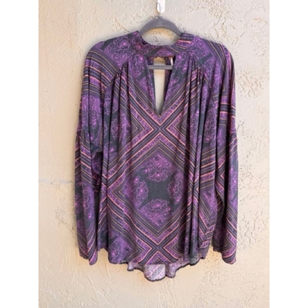 Free People Purple Medallion Walking on a dream Keyhole Blouse Tunic LARGE Boho - Picture 10 of 12